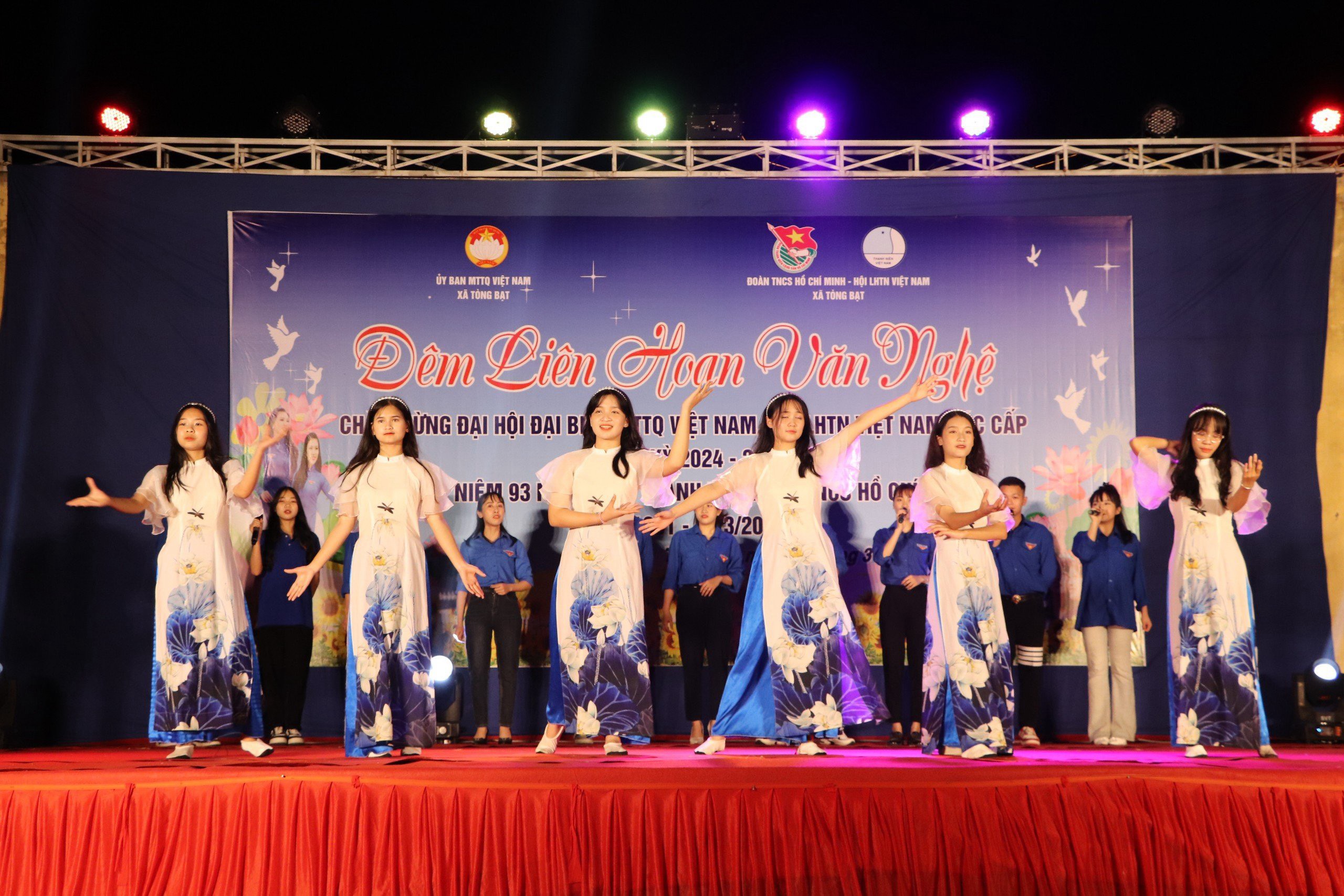 Xã Tòng Bạt tổ chức đêm Liên hoan văn nghệ chào mừng Đại hội đại biểu MTTQ Việt Nam, Hội LHTN Việt Nam các cấp nhiệm kỳ 2024 – 2029.