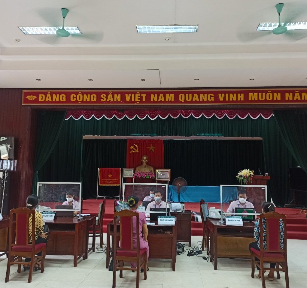 Ngân hàng Chính sách xã hội huyện tăng cường công tác phòng, chống dịch Covid-19, giải ngân kịp thời nguồn vốn ưu đãi tại xã Tòng Bạt.