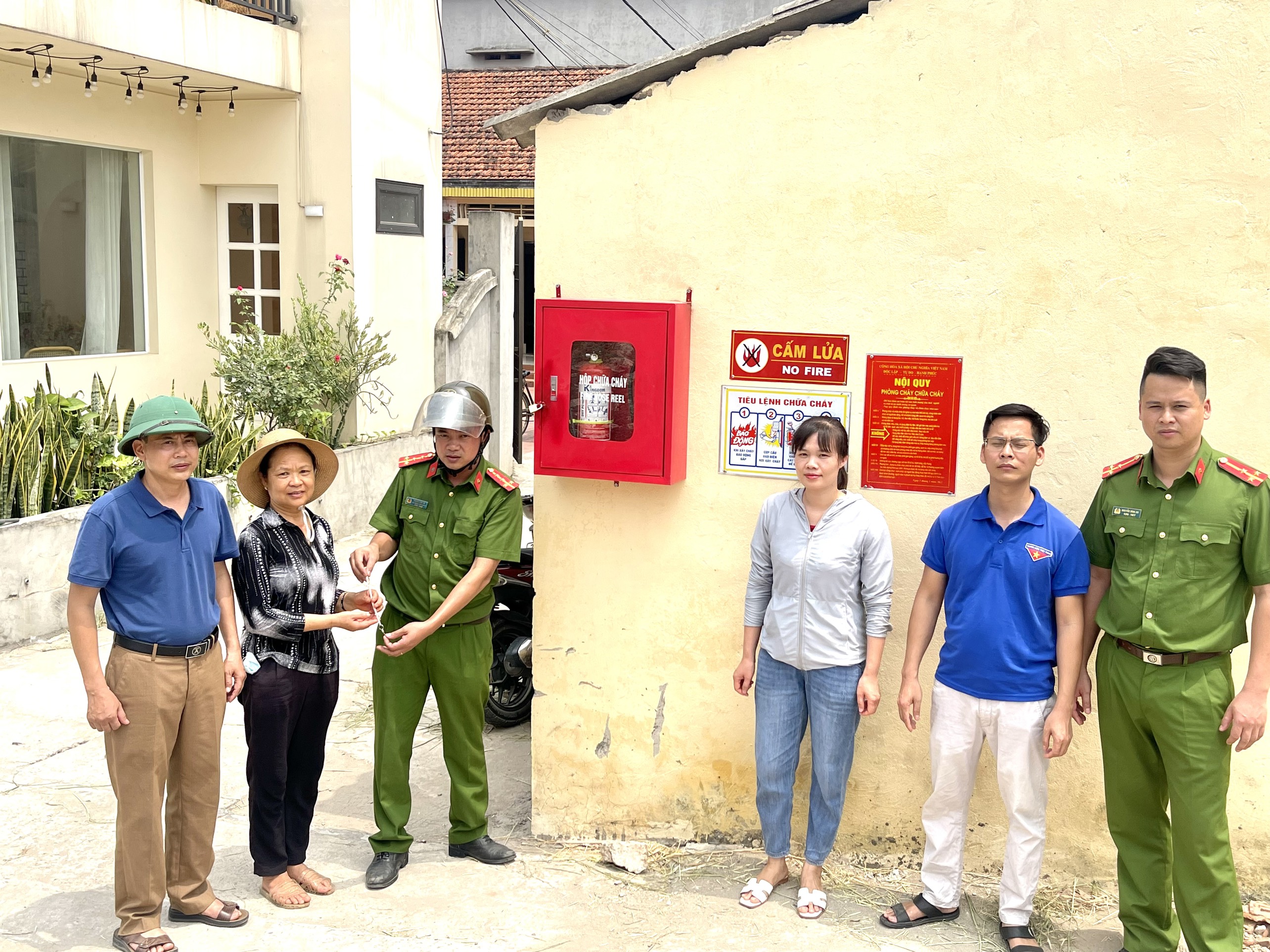 Xã Tòng Bạt lắp đặt “Điểm chữa cháy công cộng”